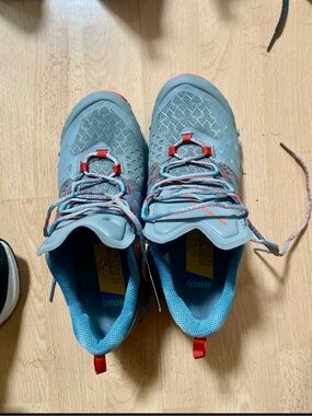 La Sportiva Women's Light Blue Athletic Shoes with Coral Accents - Size 7.5